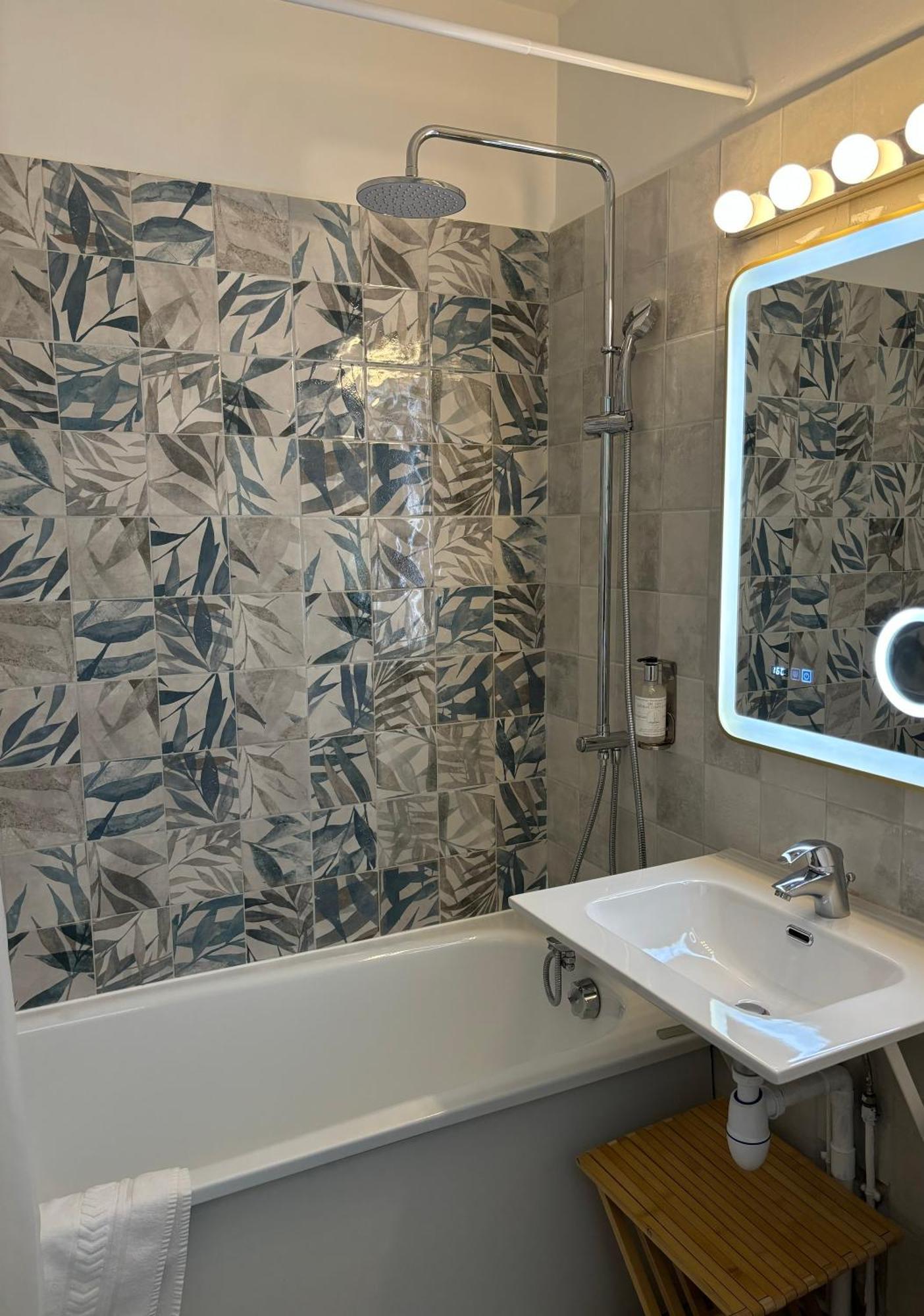 Ambassadeur Hotel - Cherbourg Port De Plaisance ภายนอก รูปภาพ