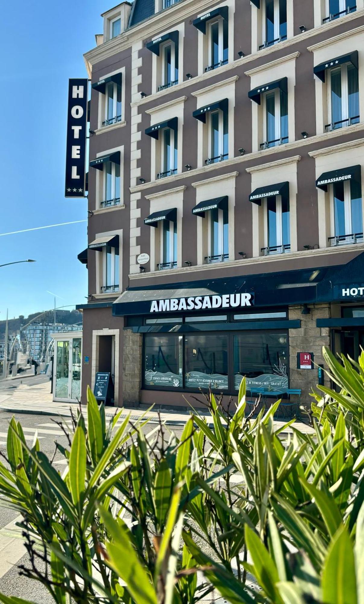 Ambassadeur Hotel - Cherbourg Port De Plaisance ภายนอก รูปภาพ