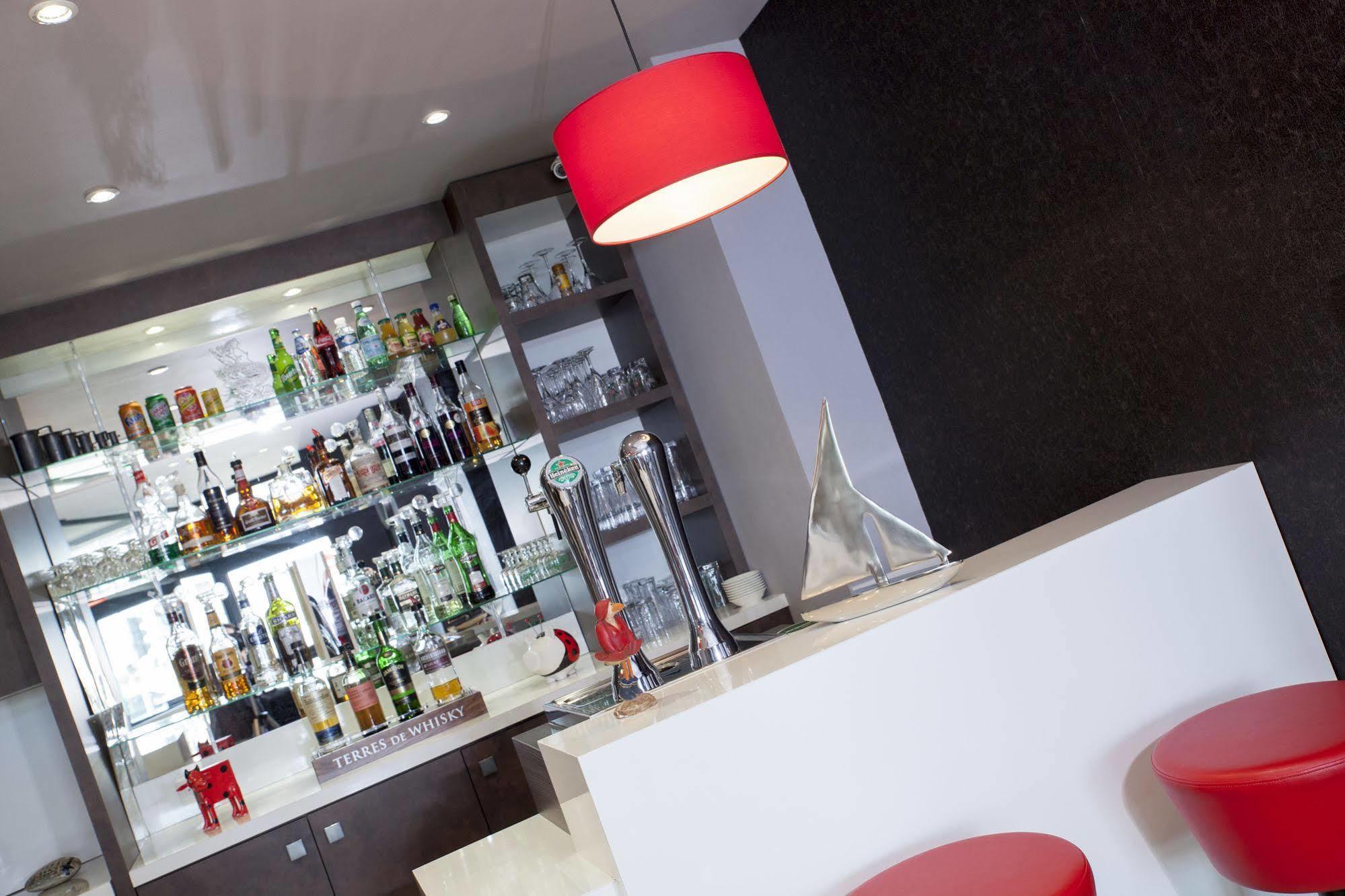 Ambassadeur Hotel - Cherbourg Port De Plaisance ภายนอก รูปภาพ